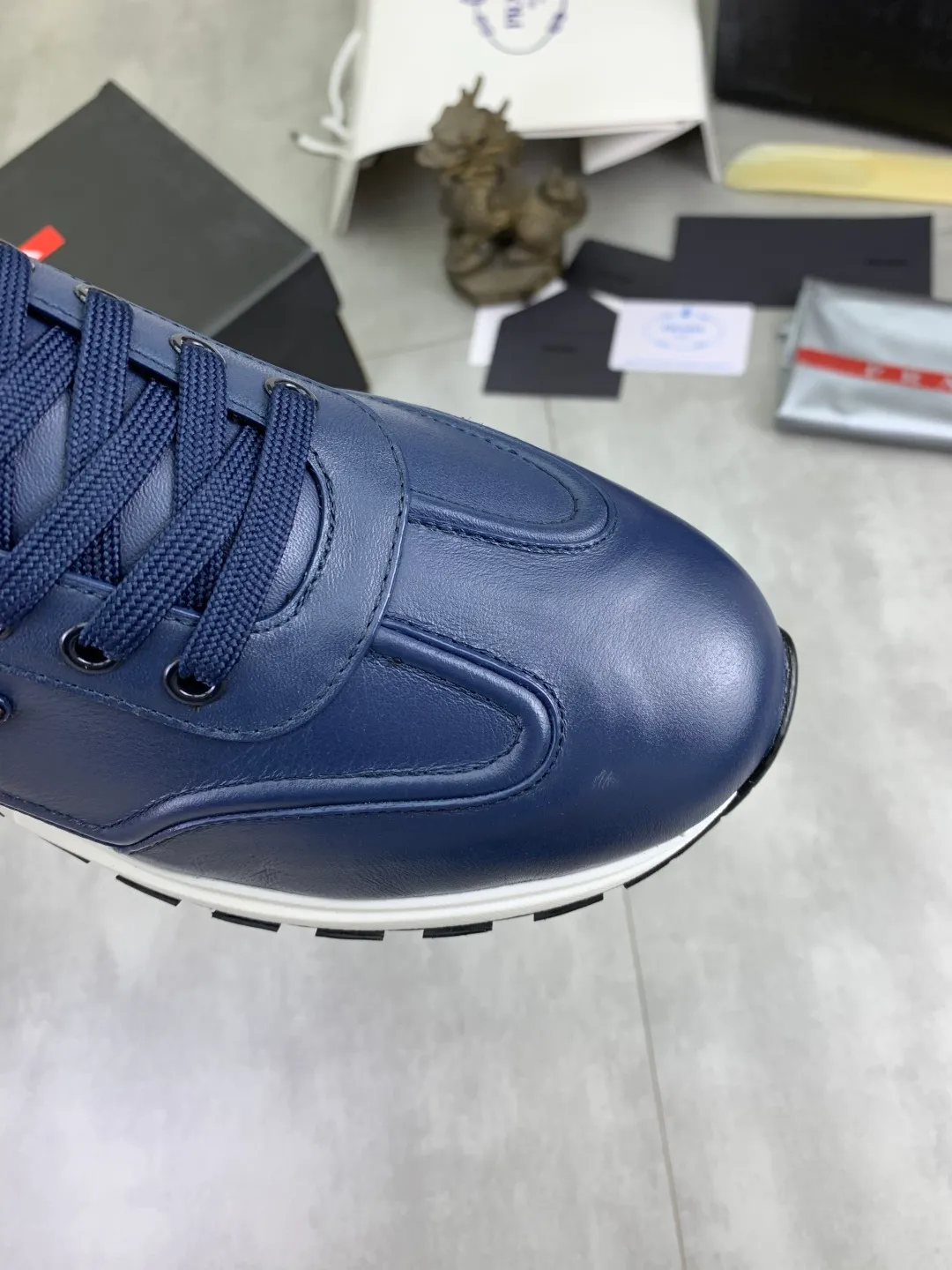 Men's men's shoes P600 💰[actual price] top quality, new popular models on the official website, timeless for a century, 🆘 The trendy brand (Prada) mainly promotes popular models, avant-garde and versatile fashionable men's shoes, privately molded, with cowhide splicing and 1:1 oil edge treatment... fashionable and simple, original imported cowhide with python skin, cowhide leather lining for feet; the atmosphere and personality are more fashionable, eye-catching and pursuing class. It will subvert the old idea and be a must-have for fashionistas who want to spend time with you! Must keep it! High-end comfortable and low-cost, high-end quality workmanship. Size: 38-45 4️⃣ colors available. full package